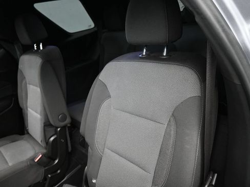 Used 2023 Chevrolet Traverse LT FWD image 31