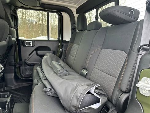 Used 2023 Jeep Gladiator Mojave w/ Cold Weather Group image 17