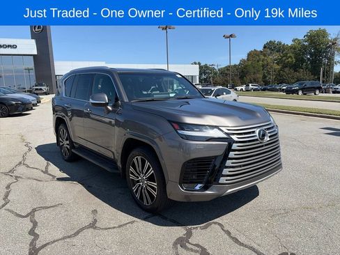 Used 2024 Lexus LX 600 4WD w/ Luxury Package image 5