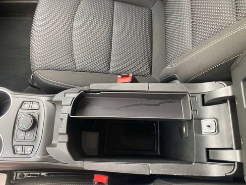 Used 2024 GMC Terrain SLE w/ Driver Convenience Package AWD/4WD image 39
