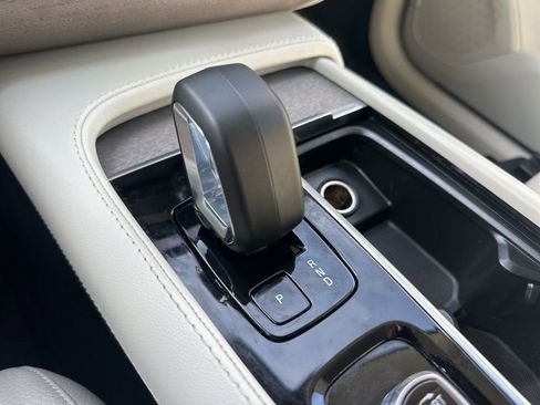 Used 2024 Volvo XC90 B6 Plus w/ Protection Package Premier image 20