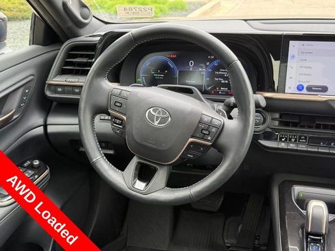 Used 2024 Toyota Crown Platinum AWD/4WD image 14