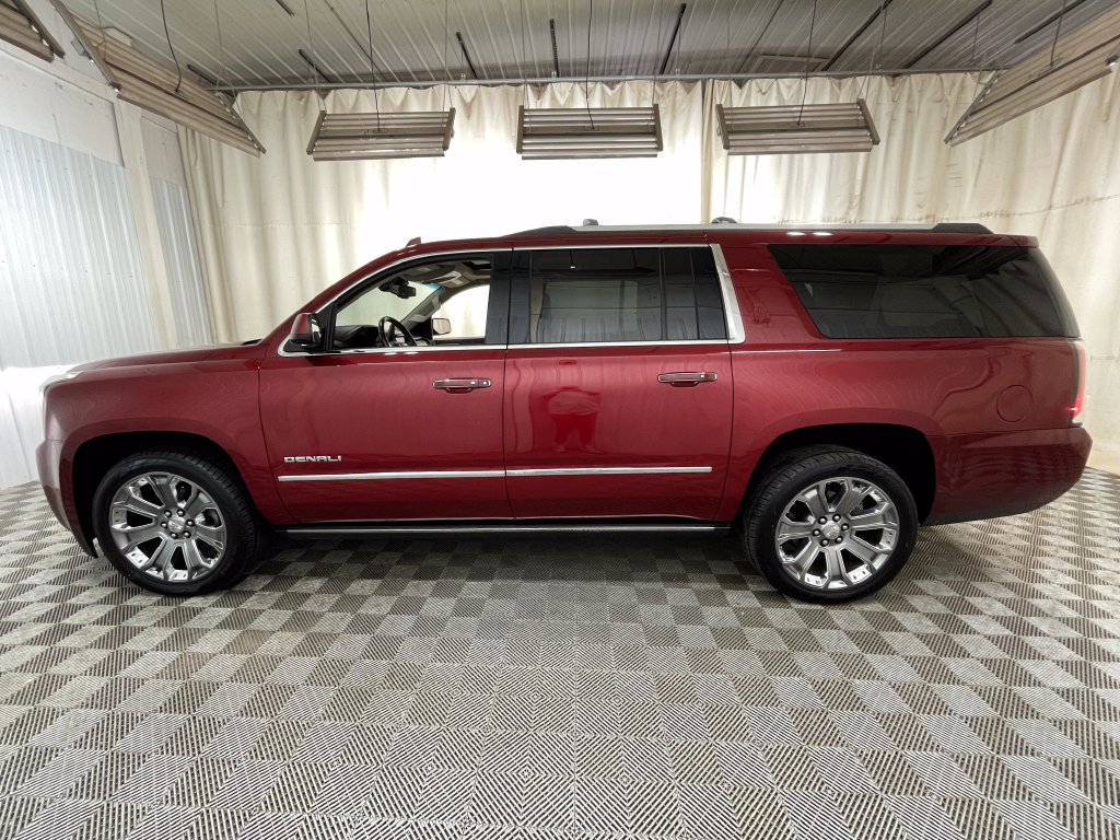 Used 2016 GMC Yukon XL Denali w/ Open Road Package AWD/4WD image 25