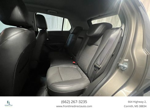 Used 2022 Chevrolet Trax LT w/ LT Convenience Package image 12