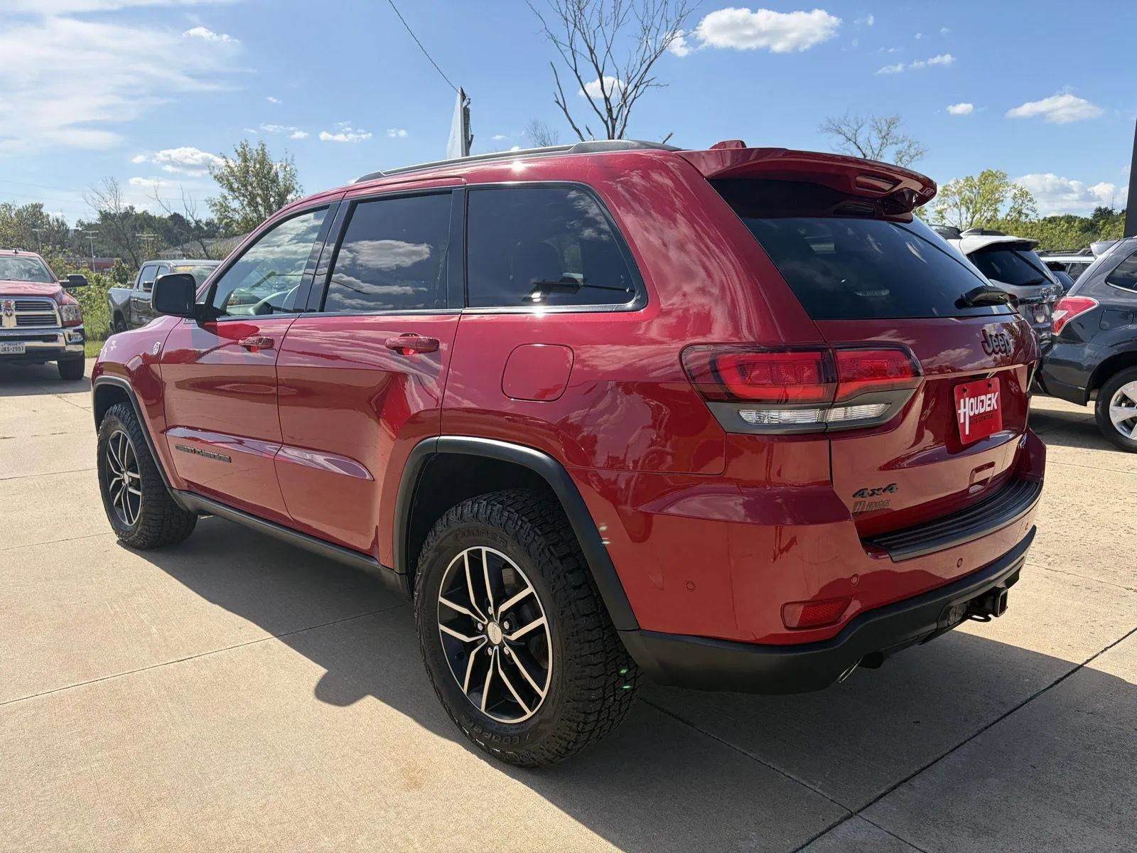 Used 2017 Jeep Grand Cherokee Trailhawk w/ Trailhawk Luxury Group AWD/4WD image 6