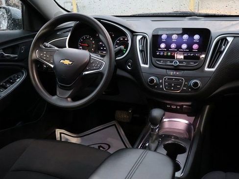 Used 2024 Chevrolet Malibu LT image 15