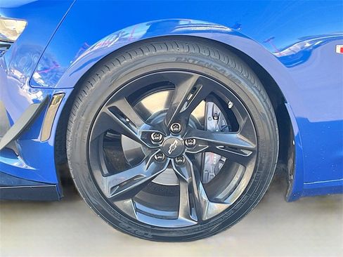 Used 2021 Chevrolet Camaro SS image 31