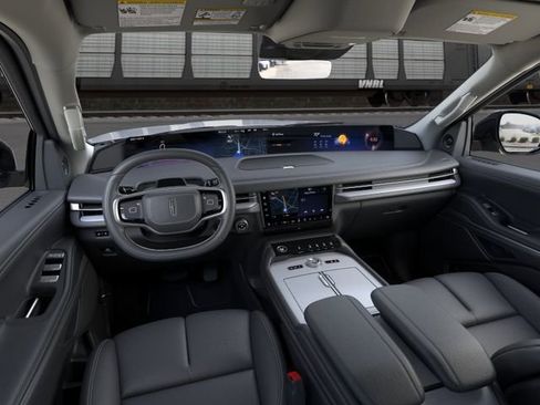New 2026 Lincoln Navigator L Premier AWD/4WD image 10