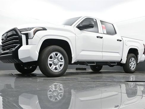 New 2026 Toyota Tundra SR image 25