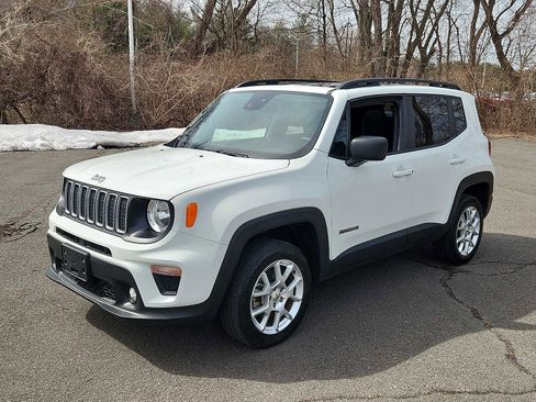 Certified 2022 Jeep Renegade Latitude w/ Sun/Sound Group image 3