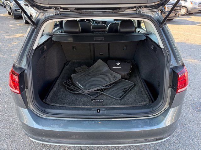 Used 2018 Volkswagen Golf Alltrack AWD/4WD image 26
