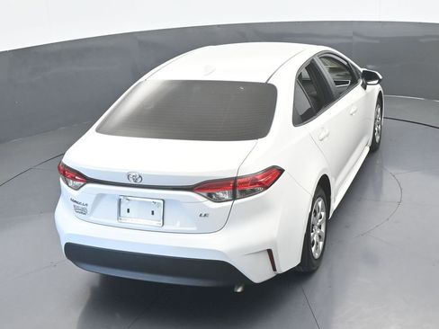 Used 2025 Toyota Corolla LE image 45