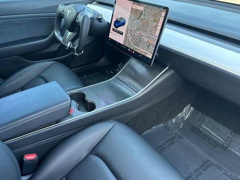 Used 2020 Tesla Model 3 Standard Range Plus image 14