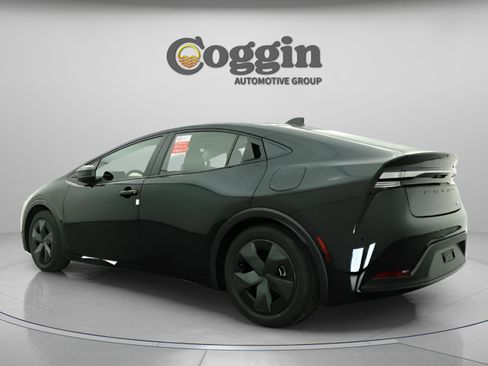 New 2026 Toyota Prius Plug-In Hybrid image 10