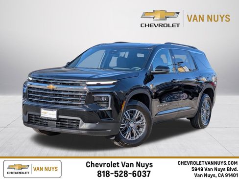 Used 2026 Chevrolet Traverse LT w/ LPO, Floor Liner Package FWD image 1