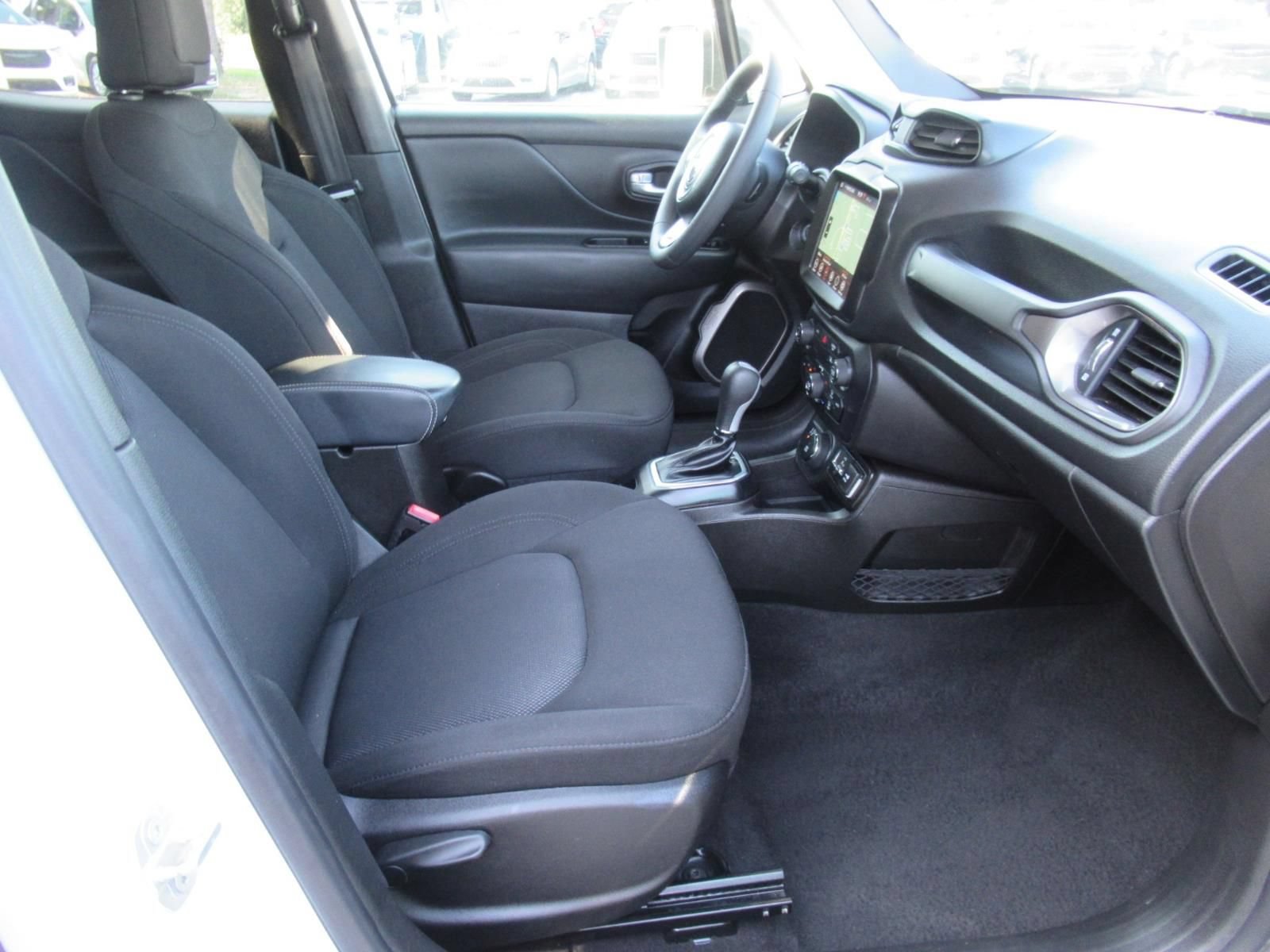 Certified 2023 Jeep Renegade Latitude AWD/4WD image 10
