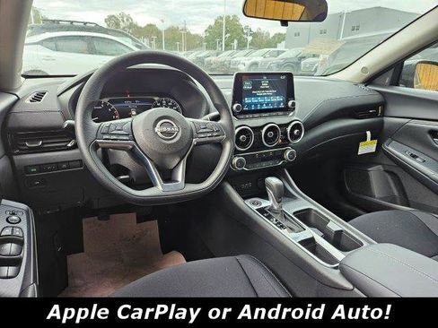 Used 2025 Nissan Sentra SV image 3