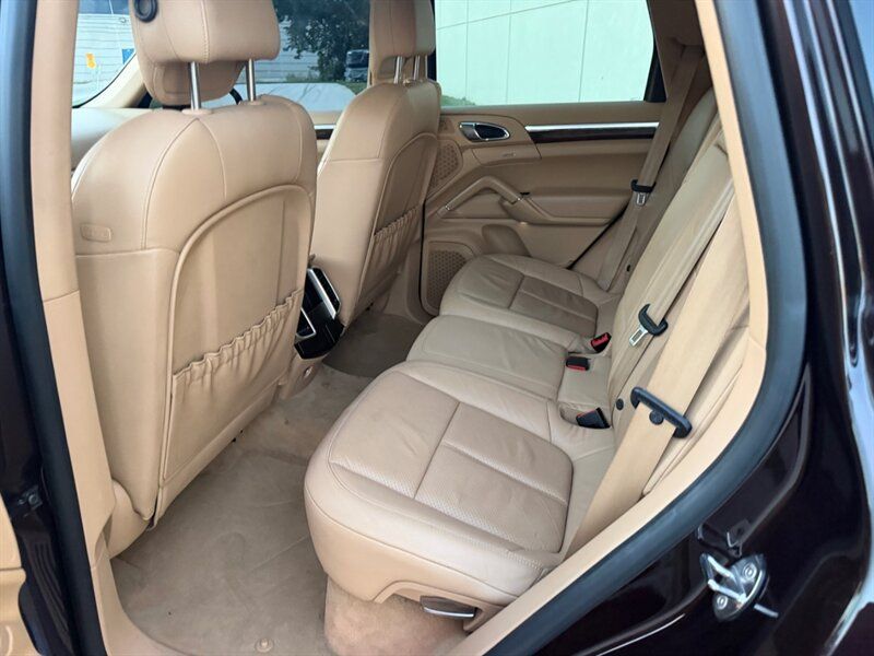 Used 2014 Porsche Cayenne Diesel AWD/4WD image 15