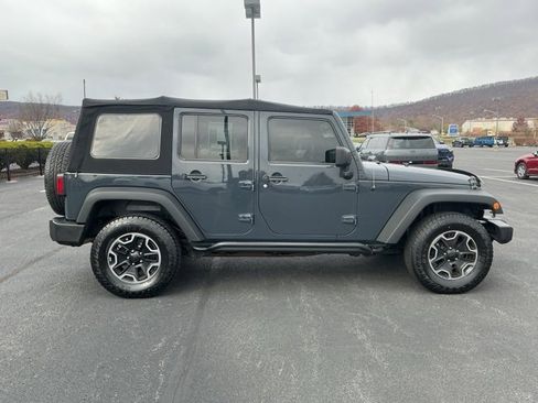 Used 2017 Jeep Wrangler Unlimited Sport w/ Connectivity Group image 4