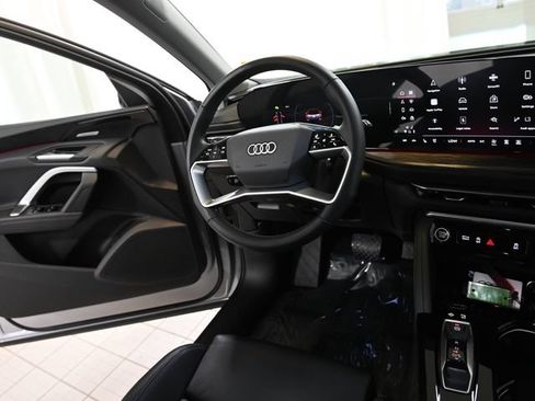 Used 2025 Audi Q5 Premium Plus w/ Premium Plus AWD/4WD image 29
