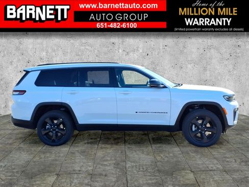 New 2026 Jeep Grand Cherokee L Limited w/ Limited Altitude Package AWD/4WD image 8