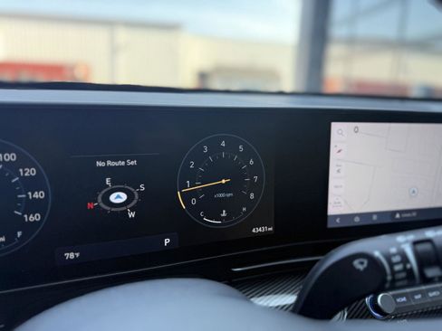 Used 2024 Hyundai Kona Limited image 13