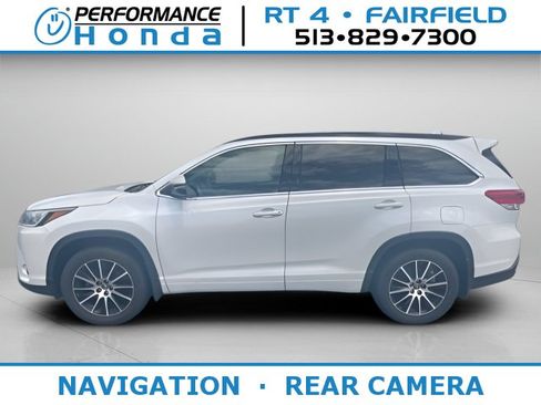 Used 2017 Toyota Highlander SE w/ Carpet Mat Package AWD/4WD image 1