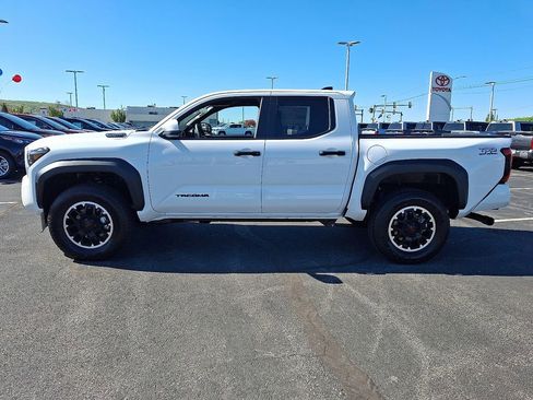 New 2026 Toyota Tacoma TRD Off-Road AWD/4WD image 4