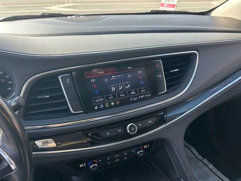 Used 2020 Buick Enclave Essence image 14