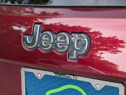 Used 2022 Jeep Grand Cherokee Limited w/ Tech Group RWD image 34