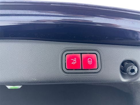 Used 2022 Mercedes-Benz E 350 Sedan w/ AMG Line Exterior image 20