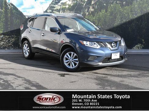 Used 2016 Nissan Rogue SV image 1