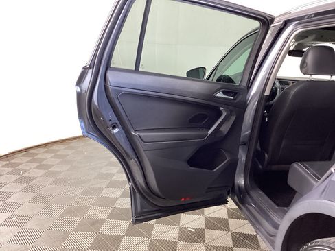 Used 2021 Volkswagen Tiguan SEL w/ 3rd Row Seat Package AWD/4WD image 13