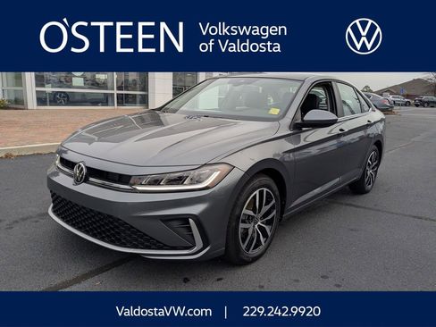 New 2026 Volkswagen Jetta SE FWD image 1