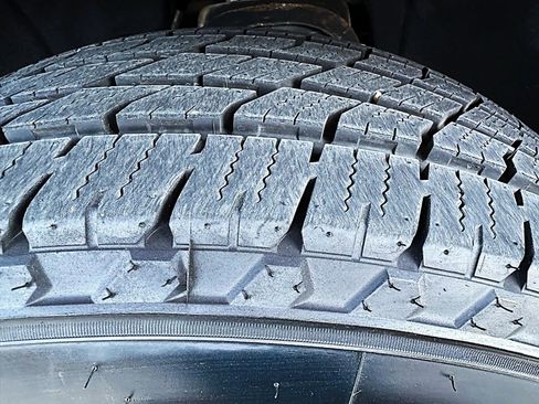 Used 2019 GMC Yukon XL SLE image 10