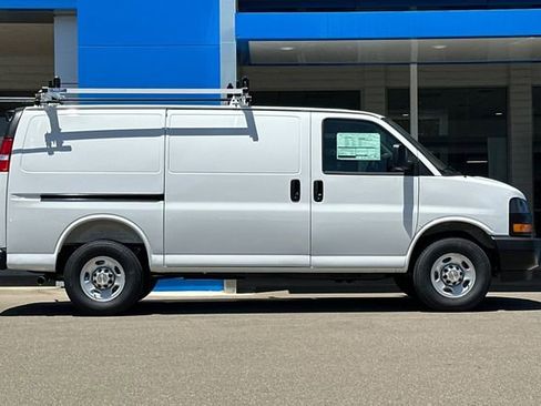New 2025 Chevrolet Express 2500 w/ Driver Convenience Package image 4