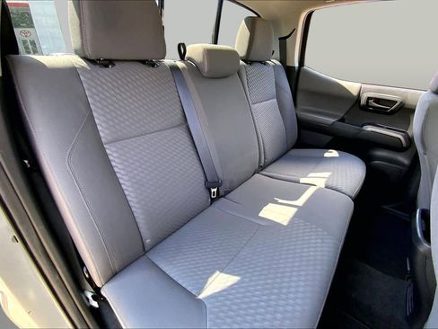Used 2022 Toyota Tacoma SR5 w/ Technology Package RWD image 19