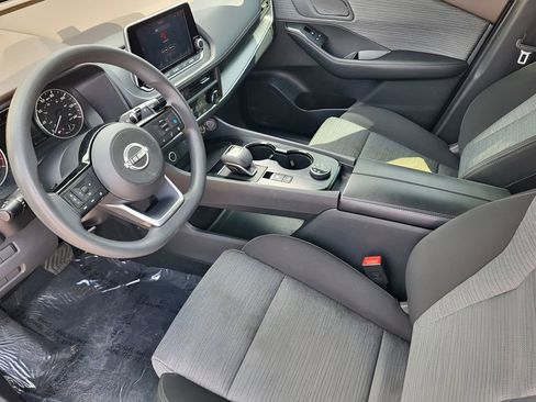 Used 2023 Nissan Rogue SV image 12