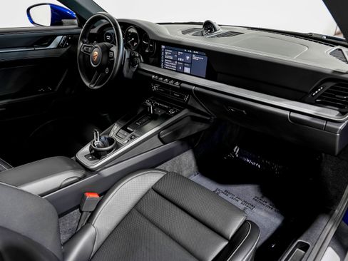 Used 2020 Porsche 911 Carrera S image 32