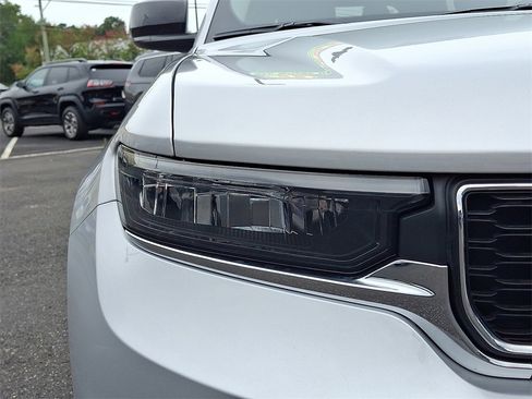 Used 2022 Jeep Grand Cherokee L Laredo w/ Luxury Tech Group I image 9