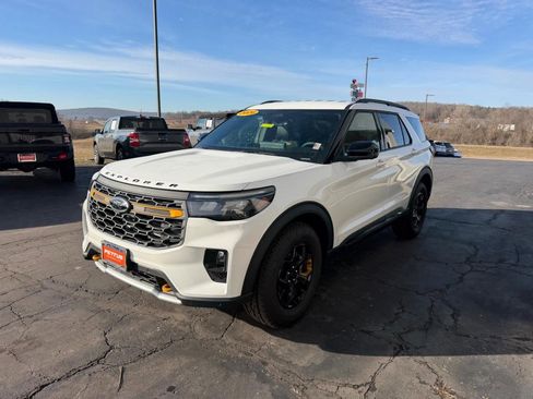 New 2026 Ford Explorer Tremor w/ Tremor Convenience Package image 8