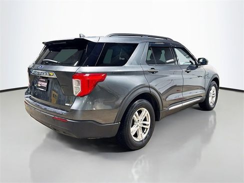 Used 2020 Ford Explorer XLT image 7
