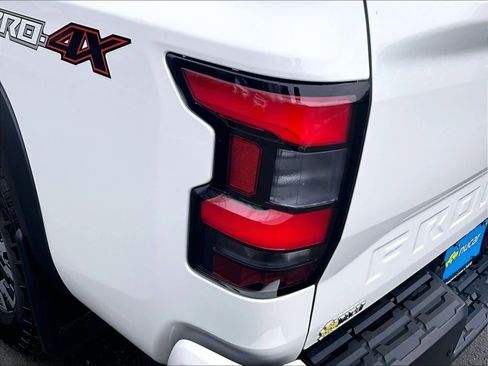 Used 2024 Nissan Frontier PRO-4X w/ Pro Convenience Package image 35