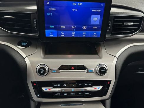Used 2022 Ford Explorer XLT w/ Equipment Group 202A image 23