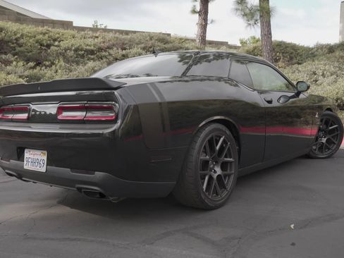 Used 2018 Dodge Challenger R/T Scat Pack w/ Leather Interior Group image 4