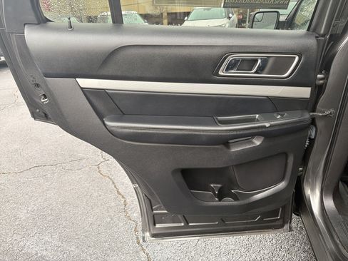 Used 2016 Ford Explorer XLT w/ Equipment Group 202A image 24