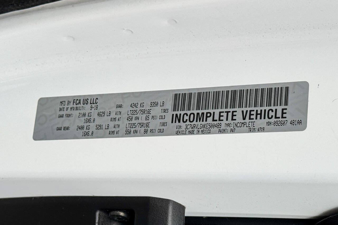 Used 2019 RAM ProMaster 3500 w/ Premium Appearance Group FWD image 24