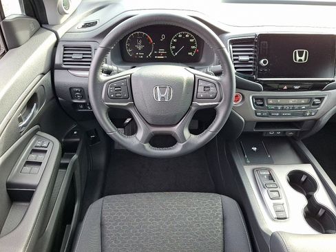 Certified 2024 Honda Ridgeline Sport image 11