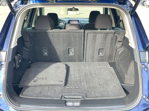Used 2025 Nissan Rogue SV image 32