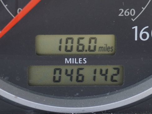 Used 2005 Chrysler Crossfire Limited RWD image 23